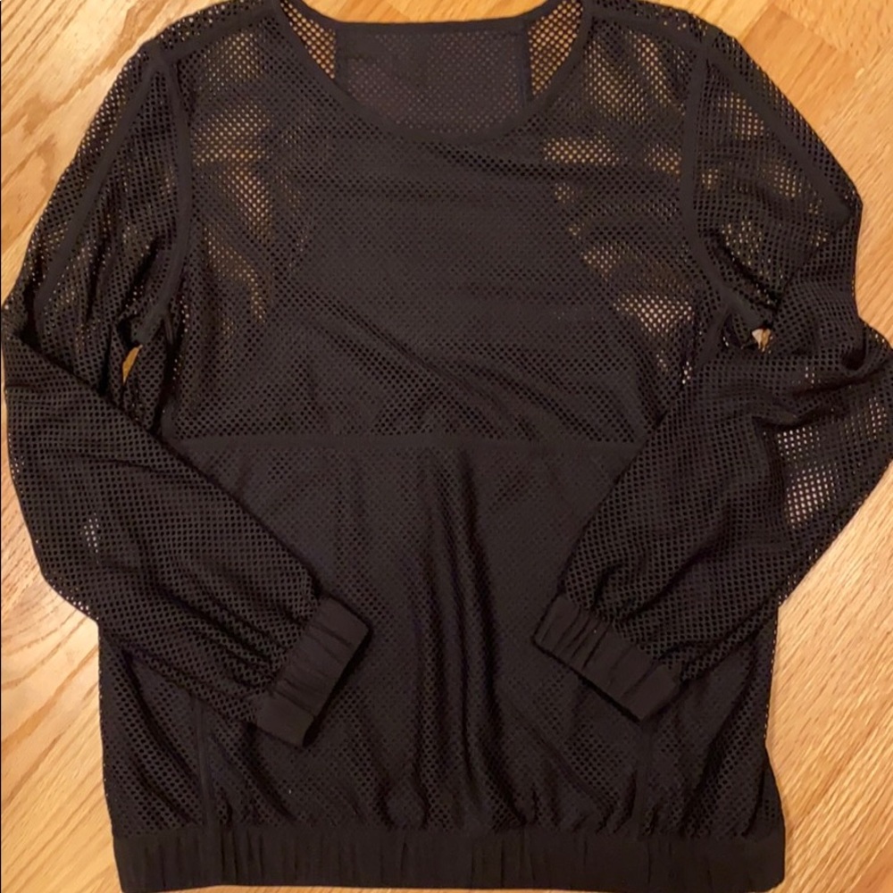 Mesh pullover